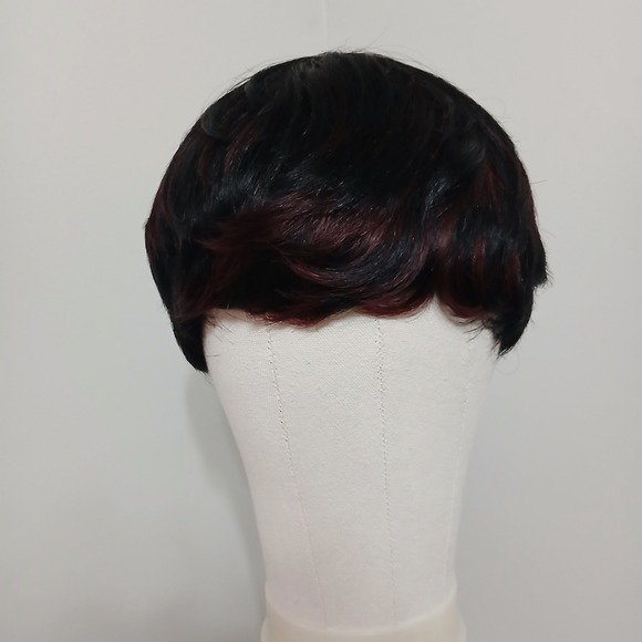 Womens Short Pixie Cut Human Hair Wig Black w/ Burgundy Highlights Glueless New - Picture 3 of 6